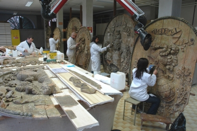 The restoration of the 12 wooden medallions depicting the Savoy dynasty. 